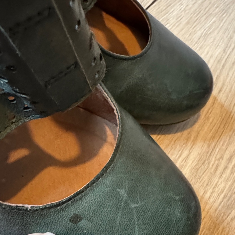 Miz Mooz Dark Green Leather Mary Jane Heels - Picture 6 of 11